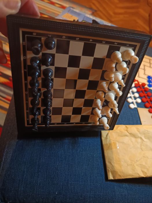 Магнитна дъска за шах и други игри