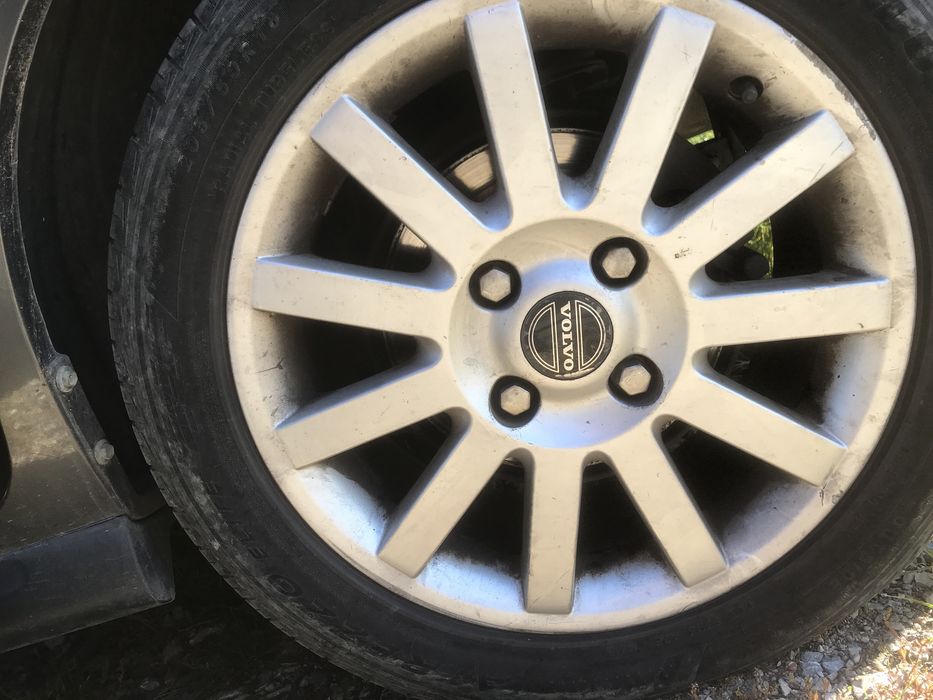 Оригинални алуминиеви джанти volvo c40 / v40 16-ки
