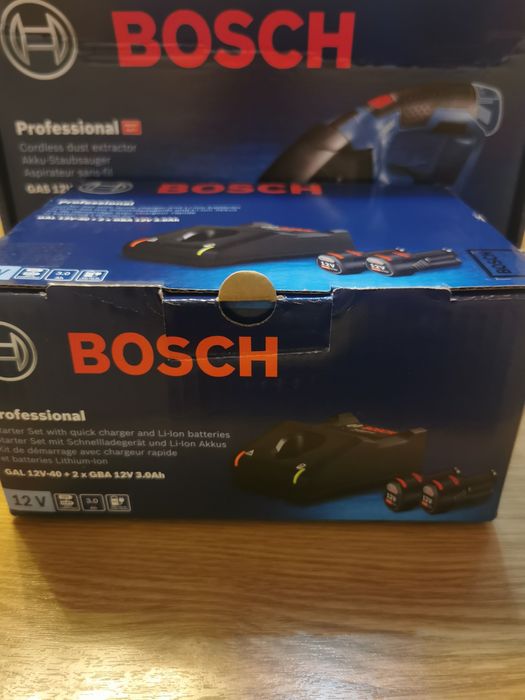 Aspirator auto Bosch Professional+geanta Bosch cu doi acumulatori