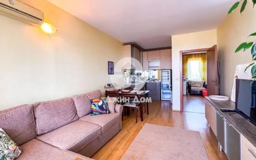 Двустаен апартамент с ГЛЕДКА МОРЕ в к-с „Рутланд Бийч 1“, с. Равда