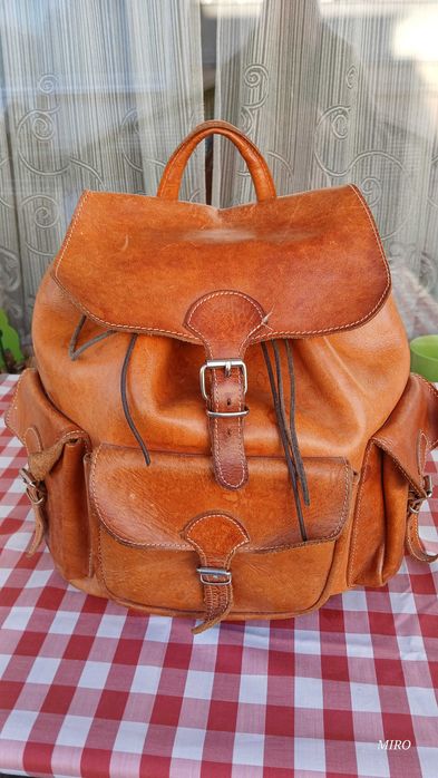 Дизайнерска раница от естествена кожа