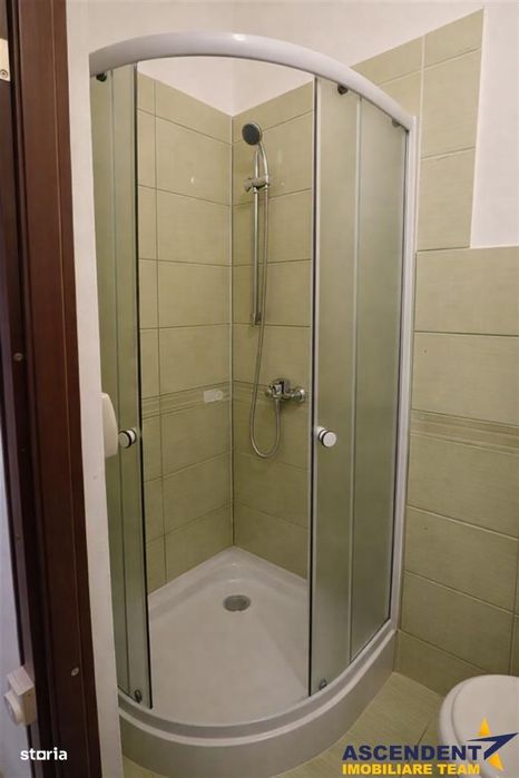 Garsoniera mobilata, cu baie si bucatarie, loc de parcare inclus, Trac