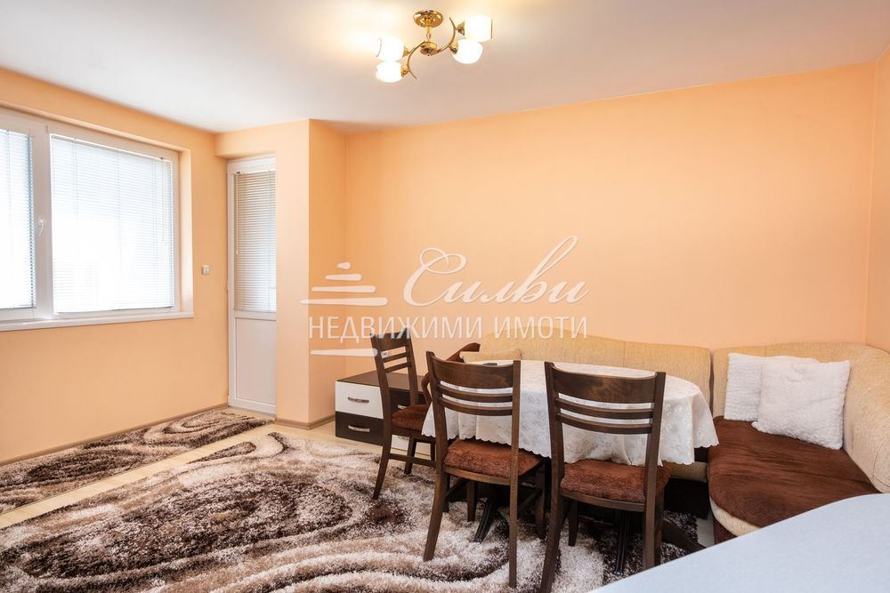 Продава се Тристаен апартамент в Шумен, Център - 81 кв.м за 1606 €/кв.м - Снимка #3