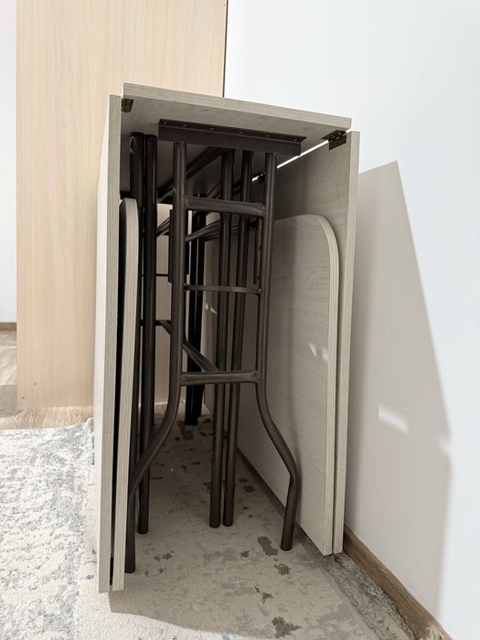 Продаю книжный стол