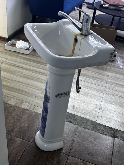 Смеситель и раковина