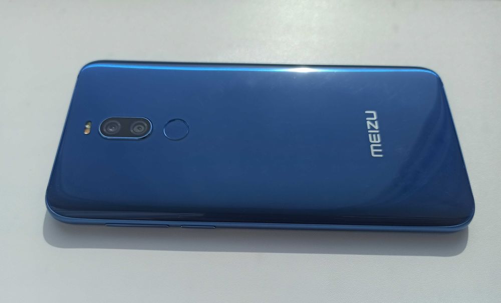Смартфон Meizu X8 64GB. Есть дефект