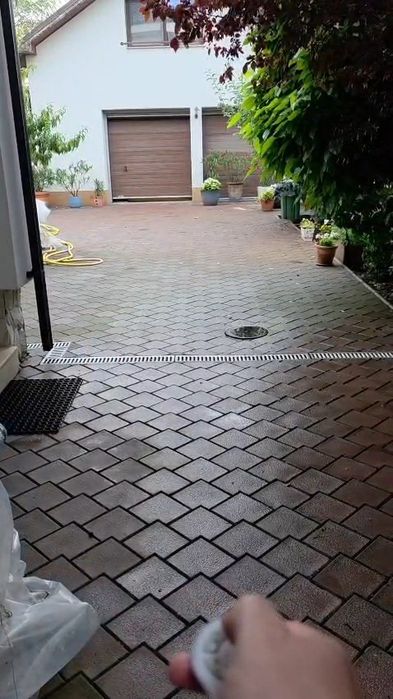 Vand usi electrice pentru garaj