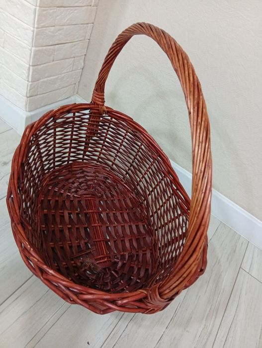 Корзина из натуральной лозы