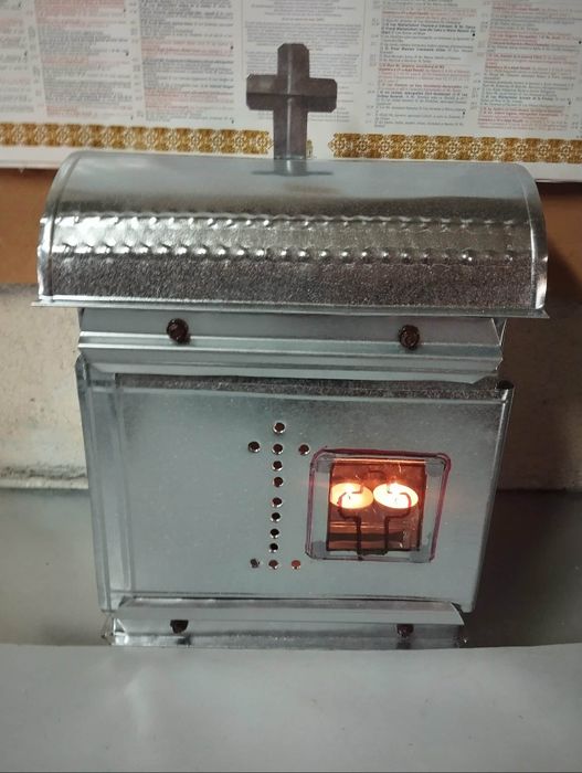 Felinare/cutii metalice/suport  lumanari pentru cimitir