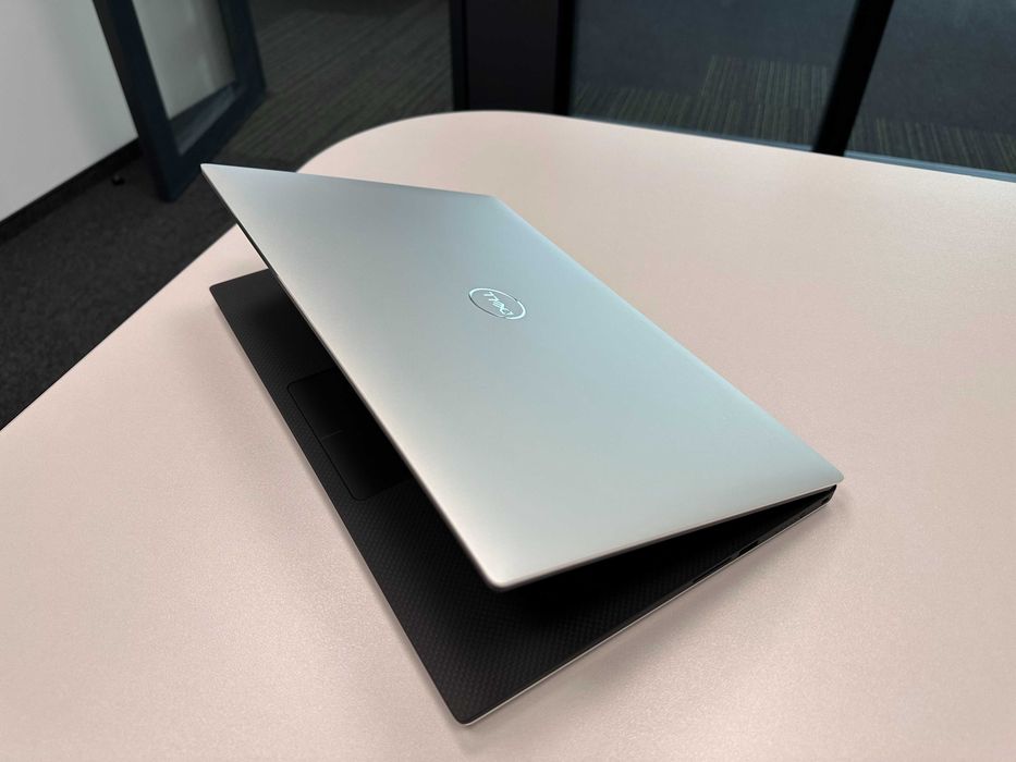 DELL XPS 15.6 | i7-8750H | NVIDIA GTX 32GB RAM | 1 TB SSD | IPS 3840x2160 (4К UHD) TouchScreen InfinityEdge Display