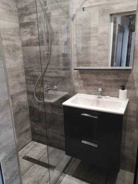 Дава се под наем Двустаен апартамент в Бургас, Изгрев - 65 кв.м за 459 € - Снимка #6