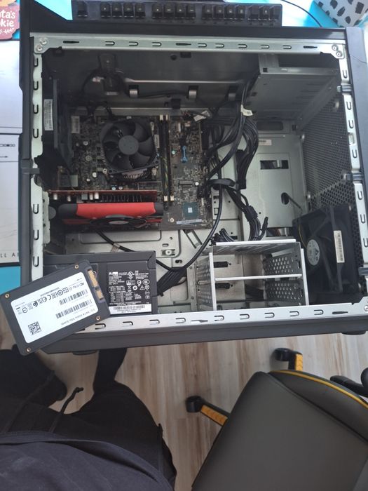 Instalez Windows si schimb unele piese cu 100 lei