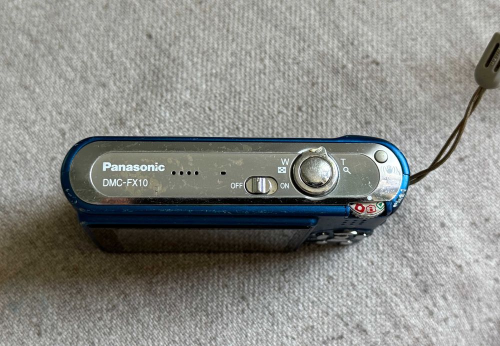 Panasonic Lumix DMC-FX10 6MP Leica 3x Zoom + Baterie Defect