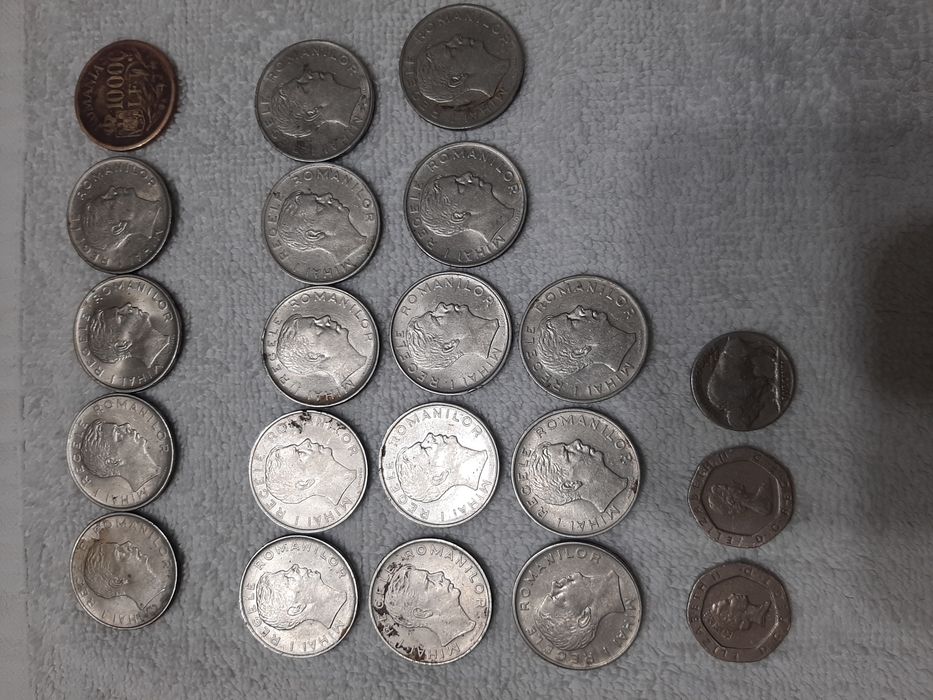 Vând monede vechi