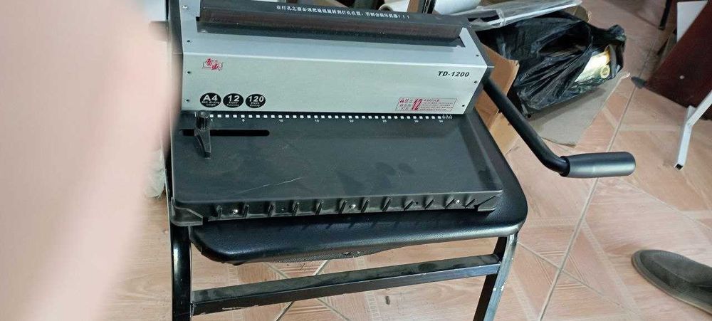 переплётная машина TD-1200 брошюратор железных пружин