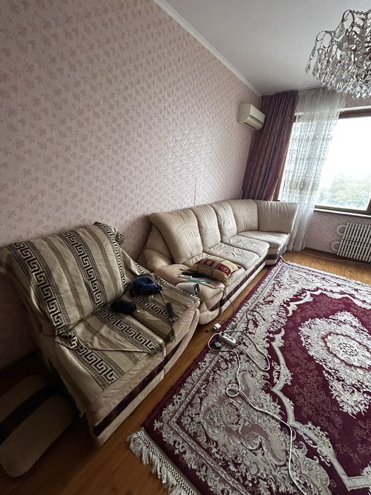Диван гостиный