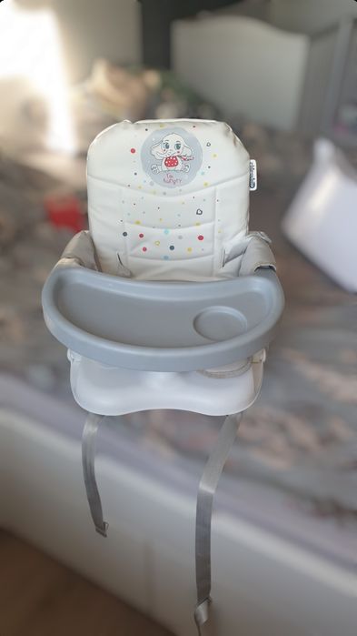 Повдигащо бебешко столче за хранене Chipolino
