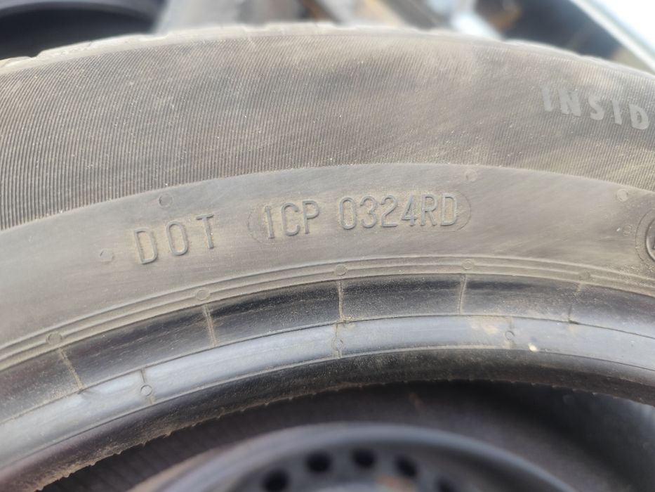 Vând set cauciucuri 215/55/R17 94V Continental EcoContact6