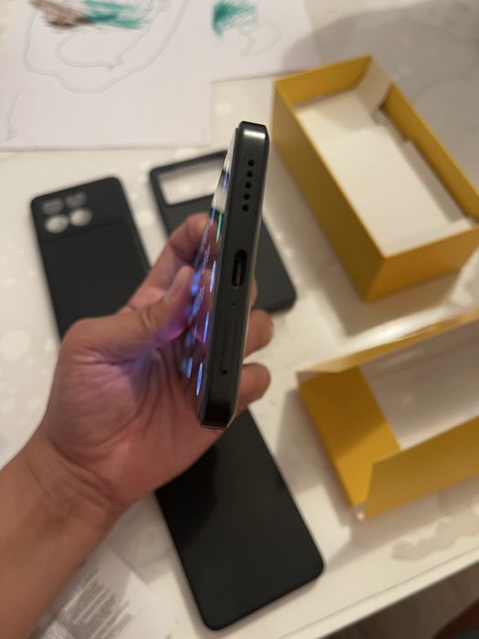 Poco x6 pro в черном цвете