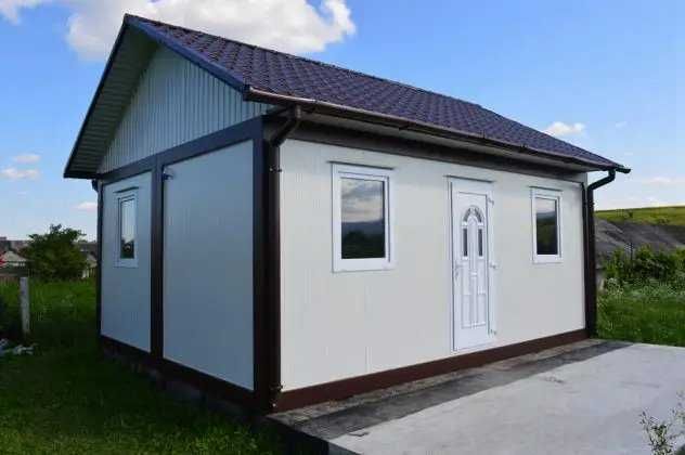 Casa Modulara, Garaje Auto si Containere stil birou din structura metalica si panou sandwich termoizolant