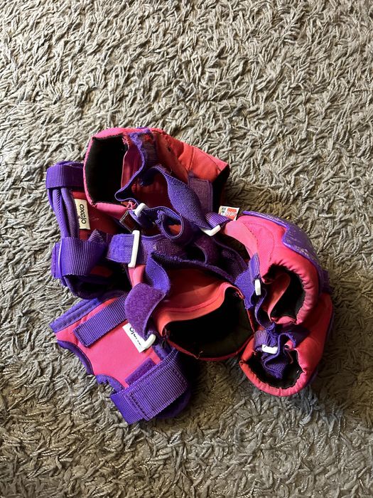 Vând Role Play3 Roz-Mov Copii plus cotiere și genunchiere