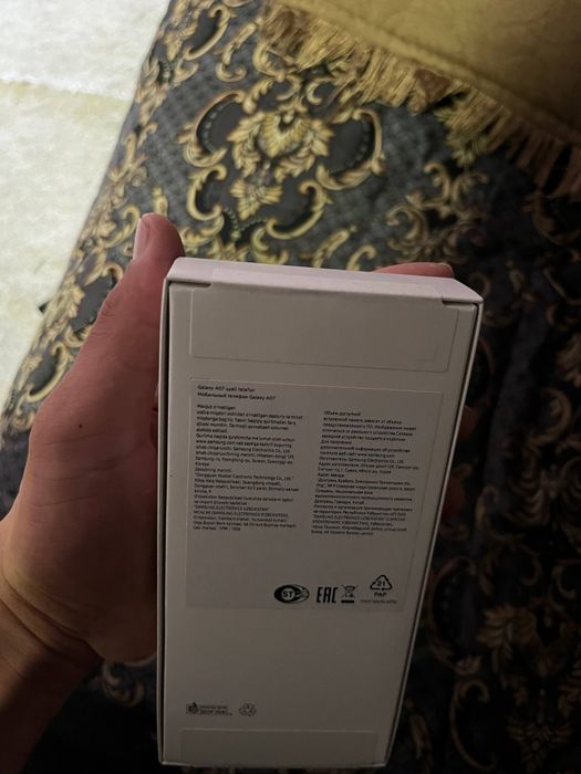 A 07 Samsung xolat yaxshi karobka ochilmagan 128 xotira