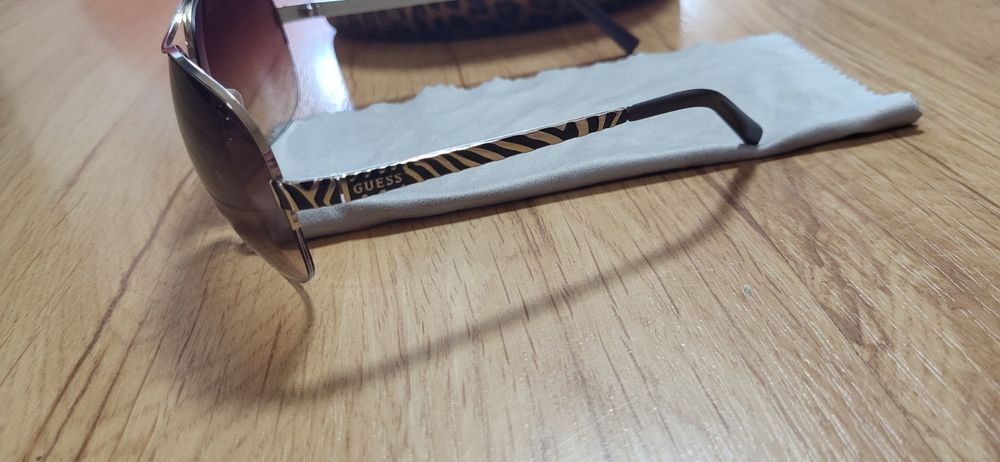 Guess слънчеви очила