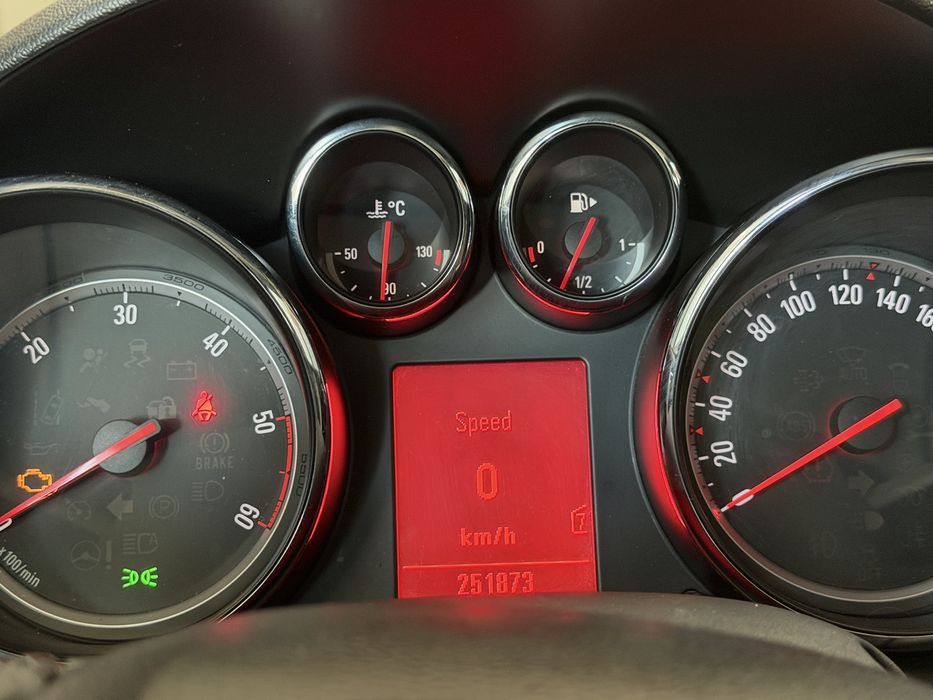 Opel Astra J motorina 1,7, manuala