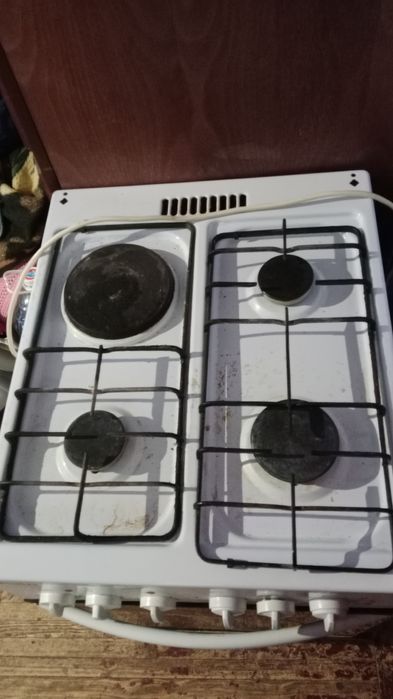 Продаю газовую плиту