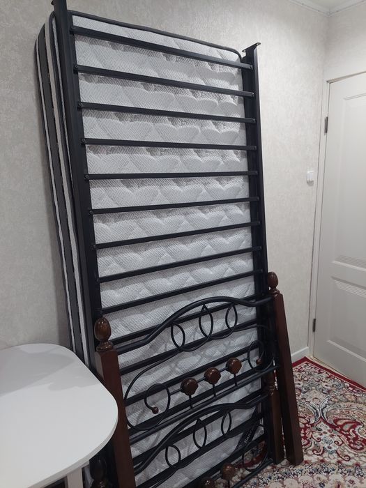 Продам красивую современную кровать.