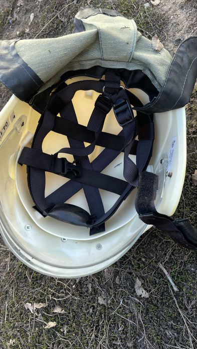 Боевая каска пожарного