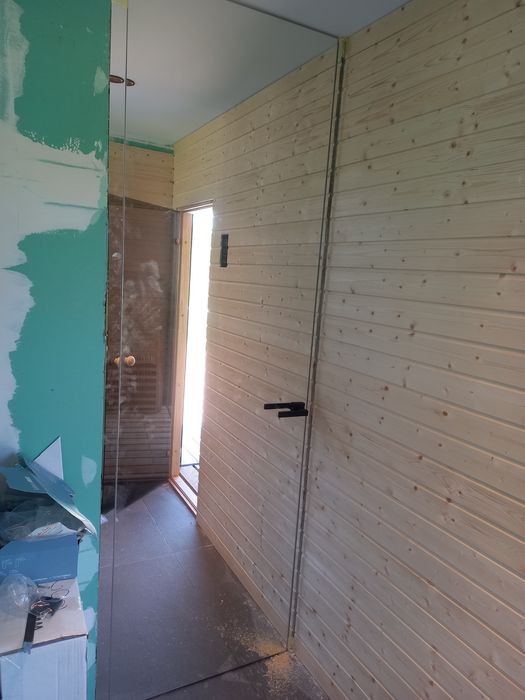 Изработка  на тапетни и интериорни   врати със скрити панти ,  магнитн