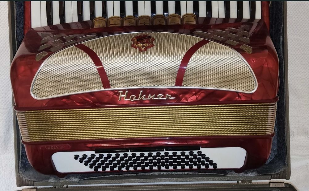 Акордрон / HOHNER -LUCHIA ||P / 80баса  - Като ЧИСТО НОВ от Магазина .Много здрава компресия ,Профилактиран !!