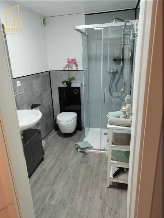 Дава се под наем Тристаен апартамент в София, Център - 80 кв.м за 1000 € - Снимка #2