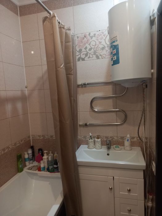 Продается 2-комнатная в центре СРОЧНО