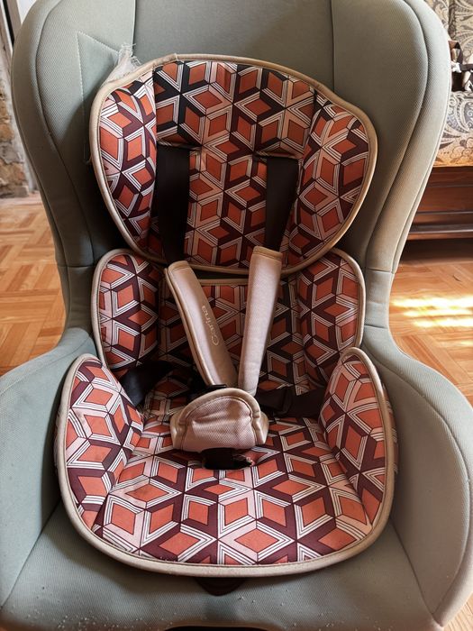 Автокресло продам
