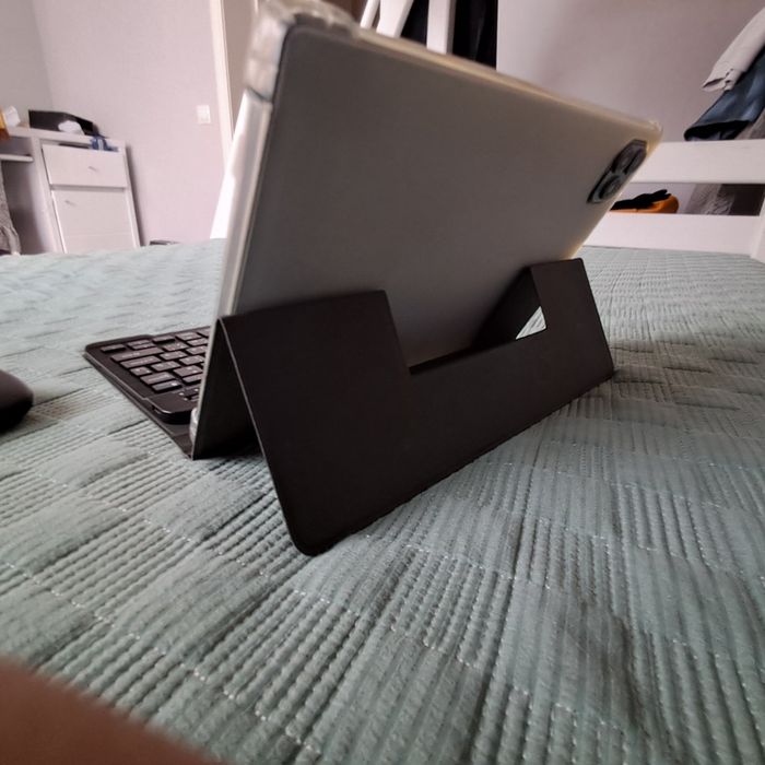 Планшет хороший не лагает