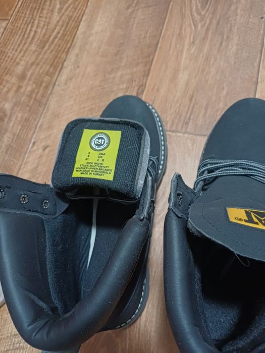 Продам новые ботинки