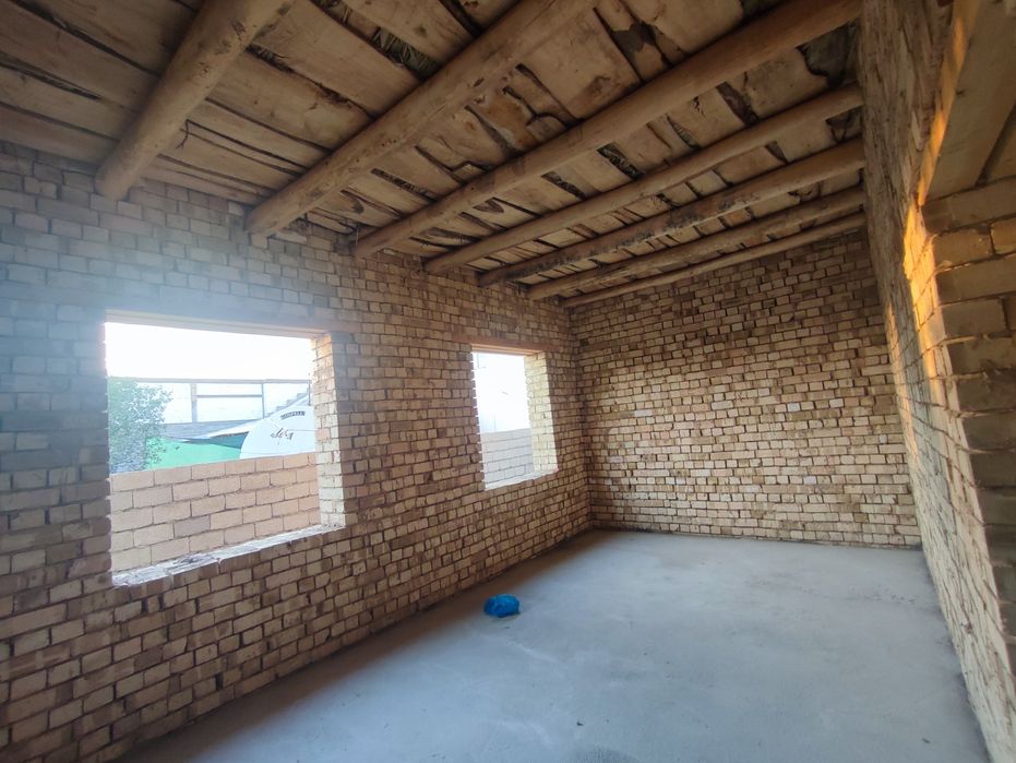 5 хонали уй сотилади!