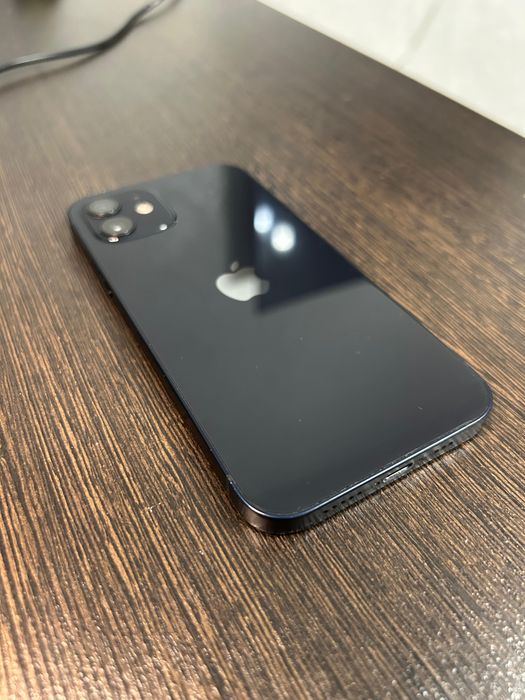 iPhone 12 128 гб аккумулятор 75% б/у