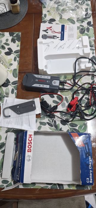 Чисто ново зарядно устройство BOSCH.