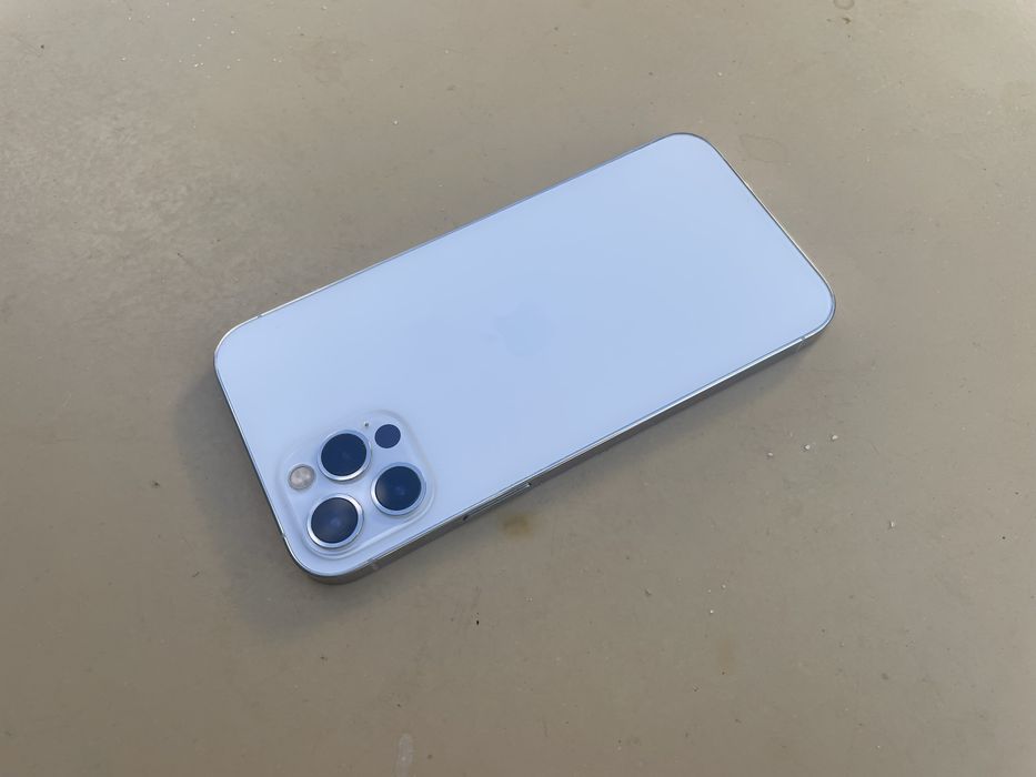 iPhone 12 Pro ••256GB•• //iOS 26.2// „Silver“