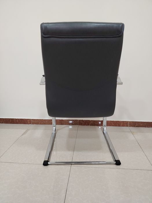 SROCHNO Yaxshi holatdagi ofis kreslosi sotiladi