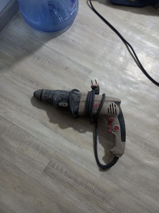 Продам перфоратор 7500