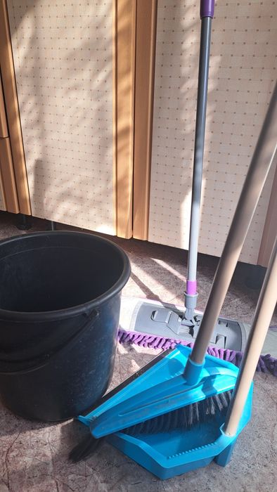 Продам Ведро швабру веник