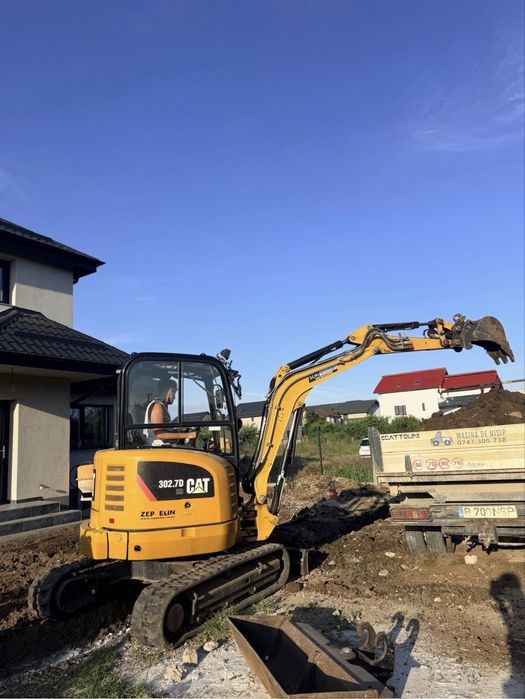 Închiriez mini excavator CAT 3  TONE