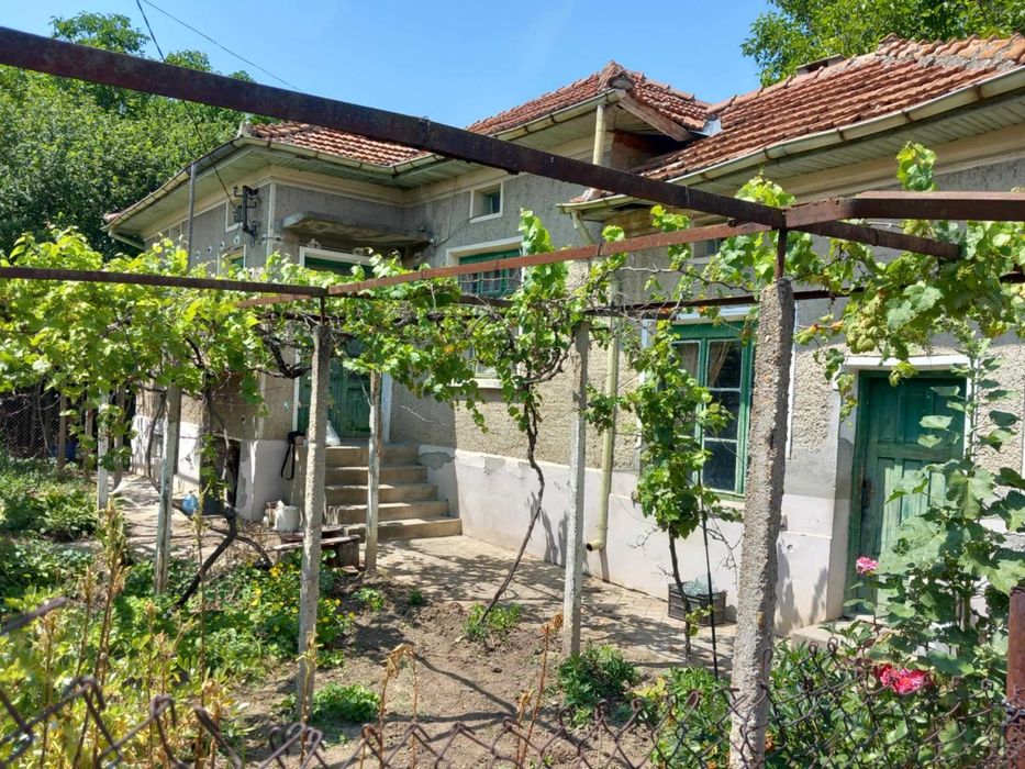 Продава се Къща в Долна Оряховица - 100 кв.м за 499 €/кв.м - Снимка #1