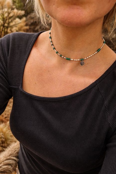 Колиета и гривни с перли и ест.камъни