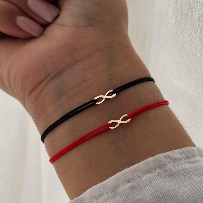 Brățară cu șnur reglabil și pandantiv din aur 14k!