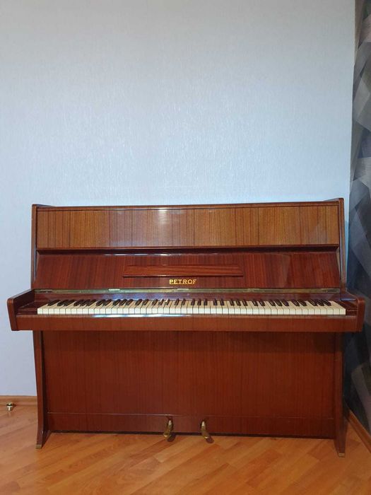 Продам пианино Petrof